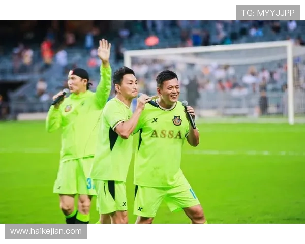 中国男足球明星风采大揭秘从球场到生活的精彩瞬间